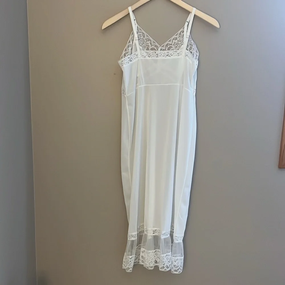Vintage Betty Ray Chemise Full Slip‎ White Nylon Size S - Picture 2 of 14